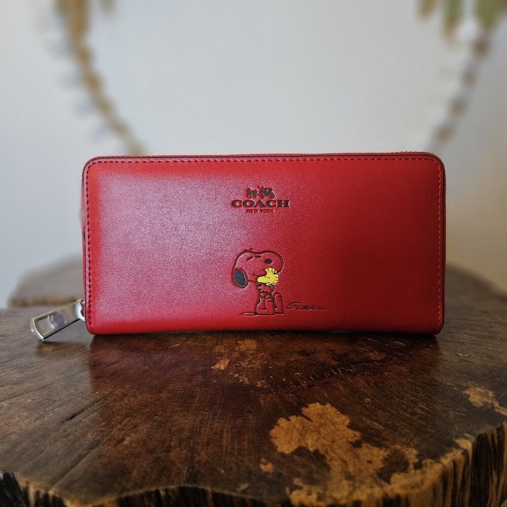 Coach x Peanuts Snoopy Wallet Red Vermillion F53773 Zip Around NWT Woodstock - Picture 12 of 16